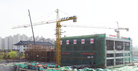 清明假期不放松，防疫建設雙線并行——重點工程假期施工紀實